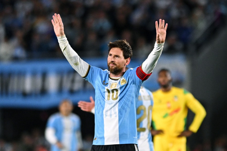 メッシが引退試合で3得点に絡み代表126ゴール目を記録